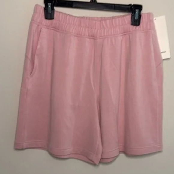 Lululemon Athletica Pink Bermuda Athletic Shorts - Picture 1 of 4